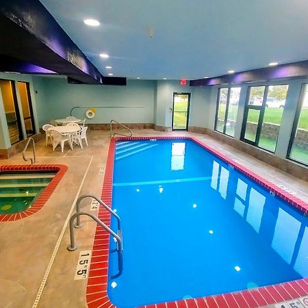 Americas Best Value Inn And Suites Lee'S Summit-Kansas City Bagian luar foto