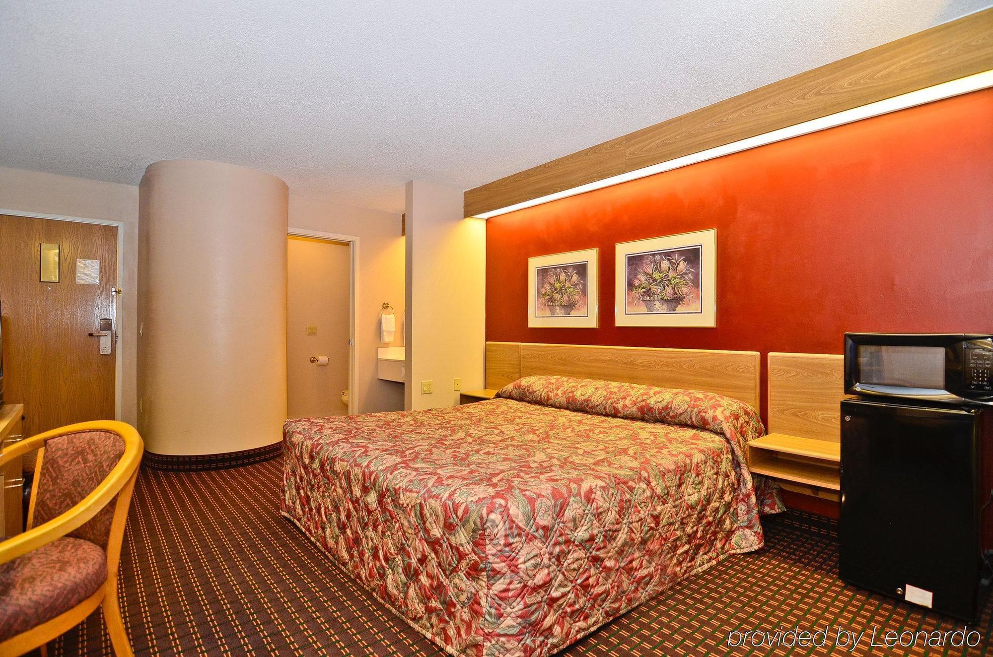 Americas Best Value Inn And Suites Lee'S Summit-Kansas City Ruang foto