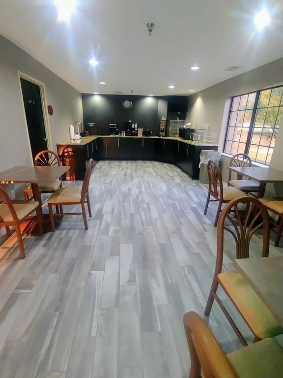 Americas Best Value Inn And Suites Lee'S Summit-Kansas City Bagian luar foto