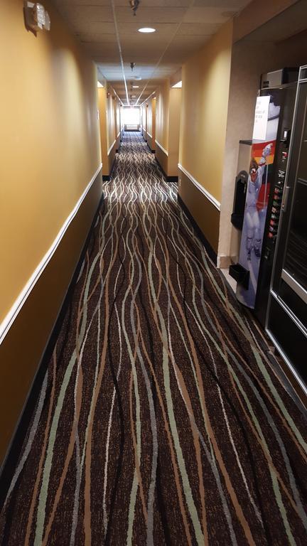 Americas Best Value Inn And Suites Lee'S Summit-Kansas City Bagian luar foto