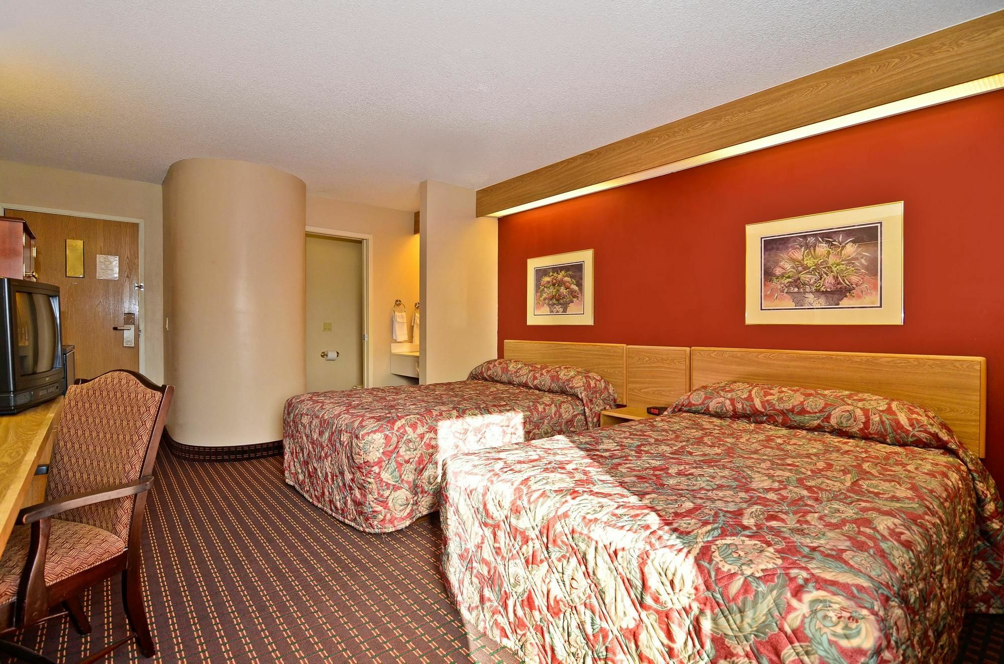 Americas Best Value Inn And Suites Lee'S Summit-Kansas City Bagian luar foto