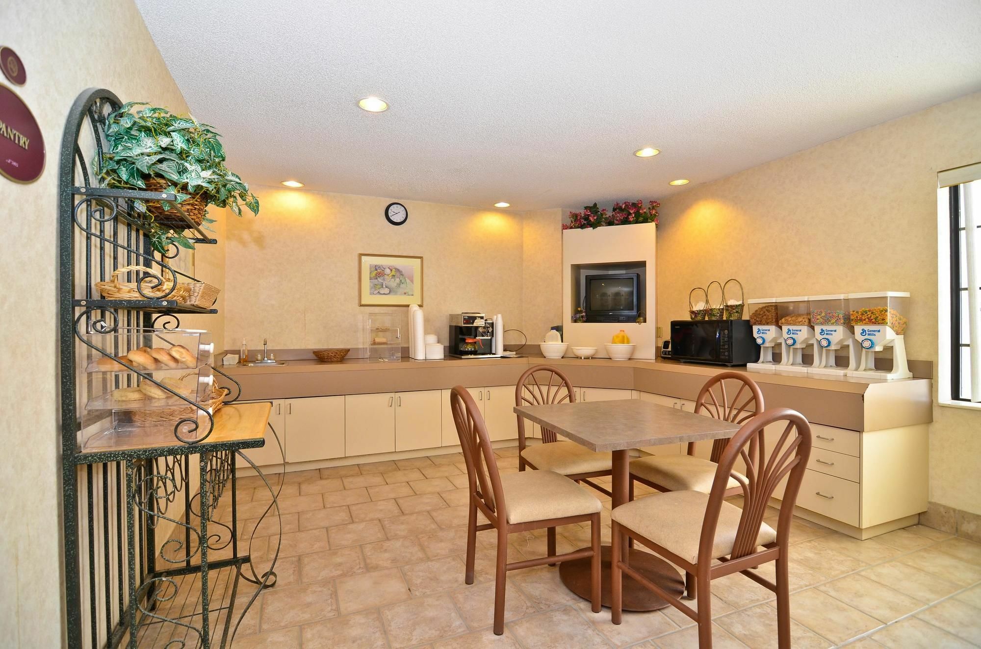 Americas Best Value Inn And Suites Lee'S Summit-Kansas City Bagian luar foto